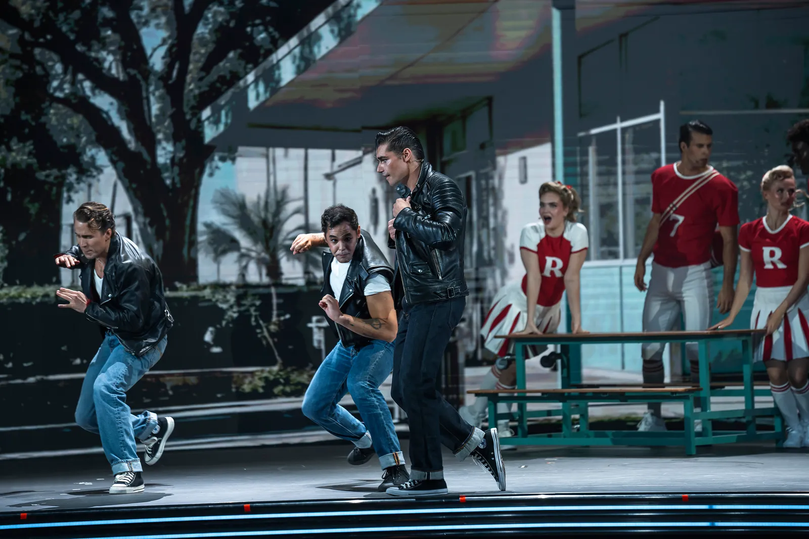 Scenbild ur Grease på Rondo, bild 3 av 12