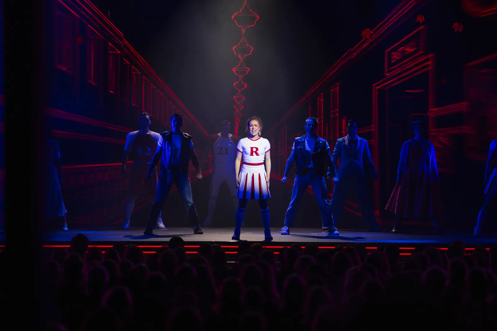 Scenbild ur Grease på Rondo, bild 8 av 12